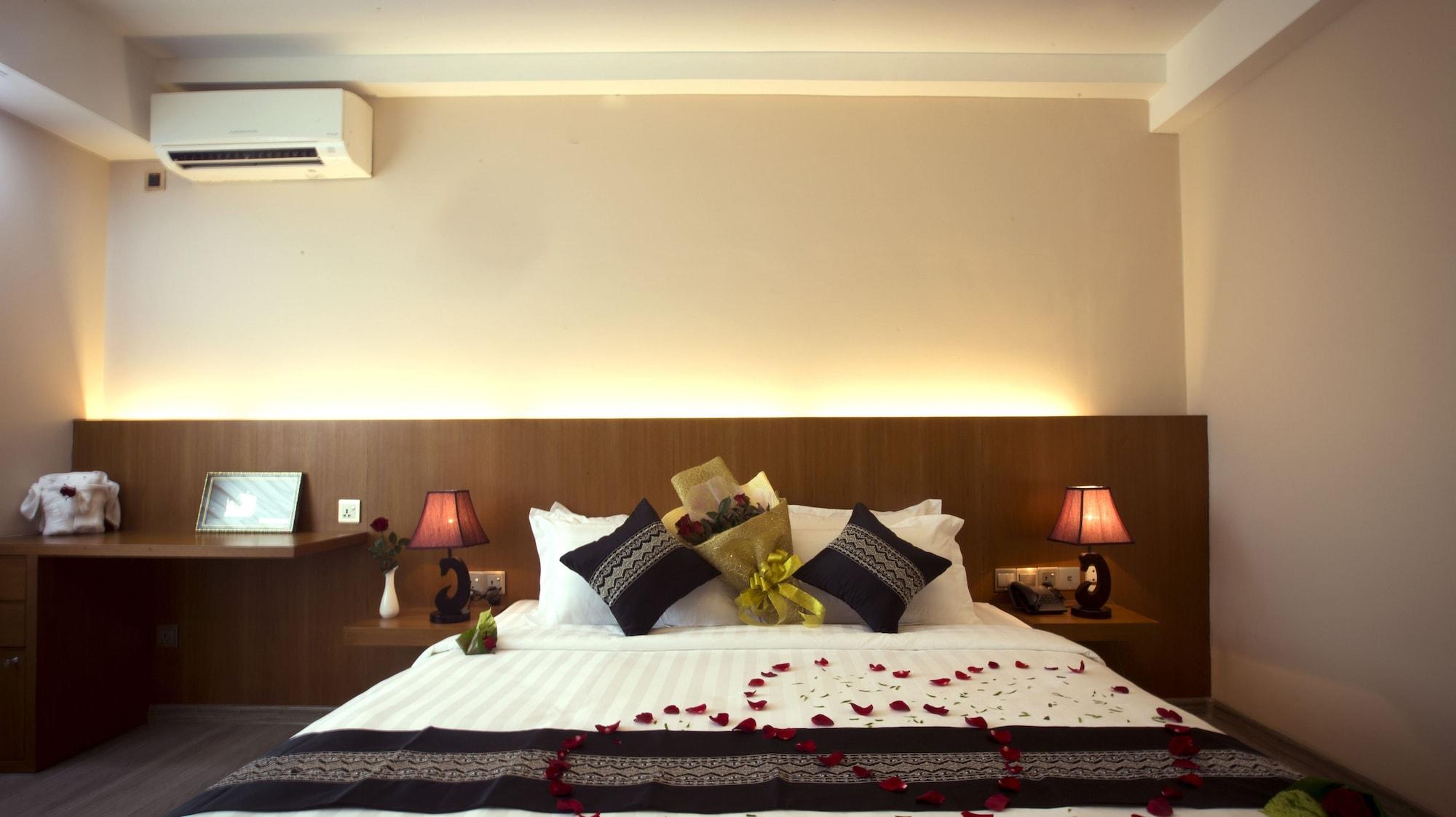 Elegant Hotel Pyi Thar Yar Rangoon Buitenkant foto