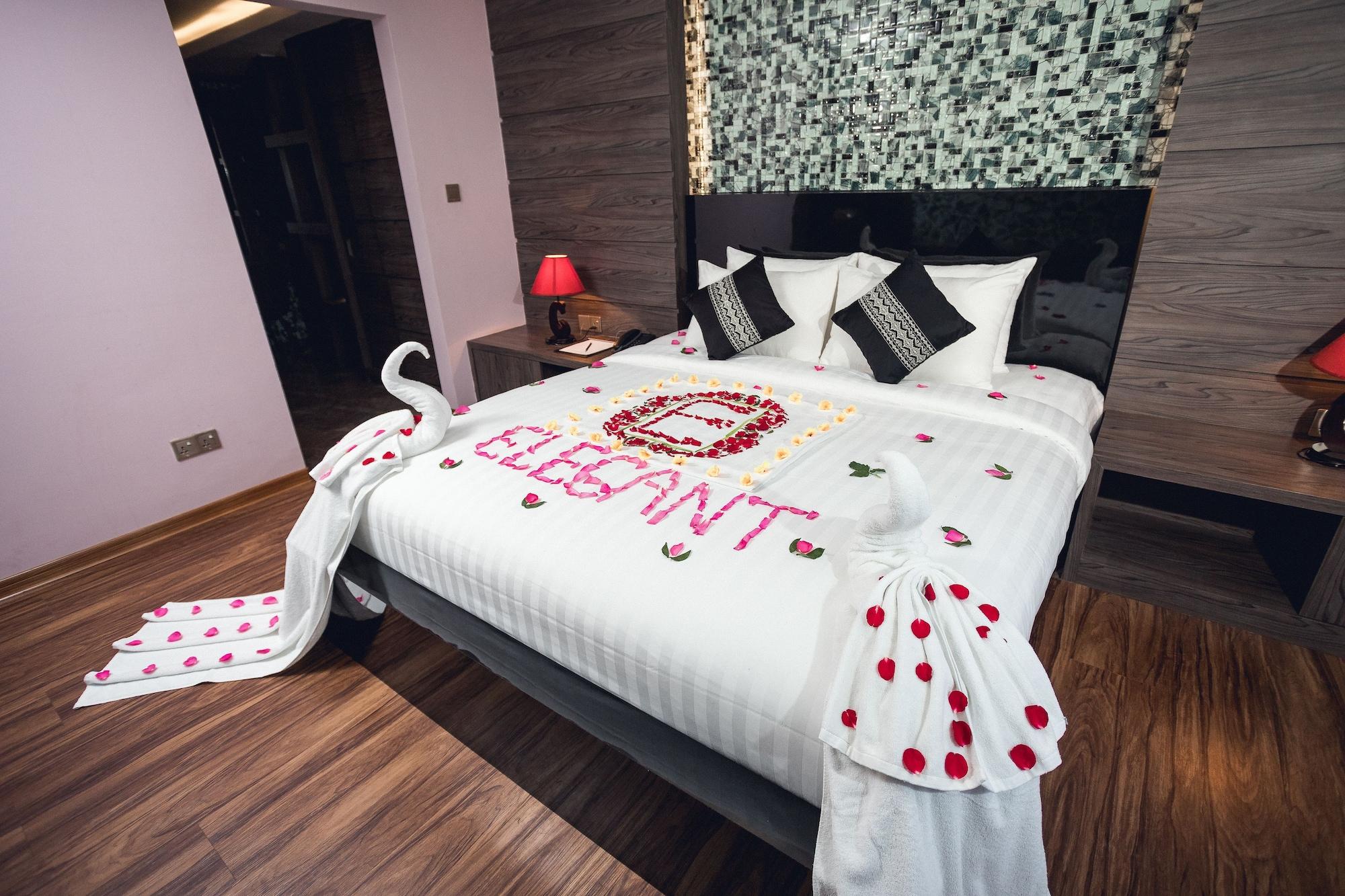 Elegant Hotel Pyi Thar Yar Rangoon Buitenkant foto