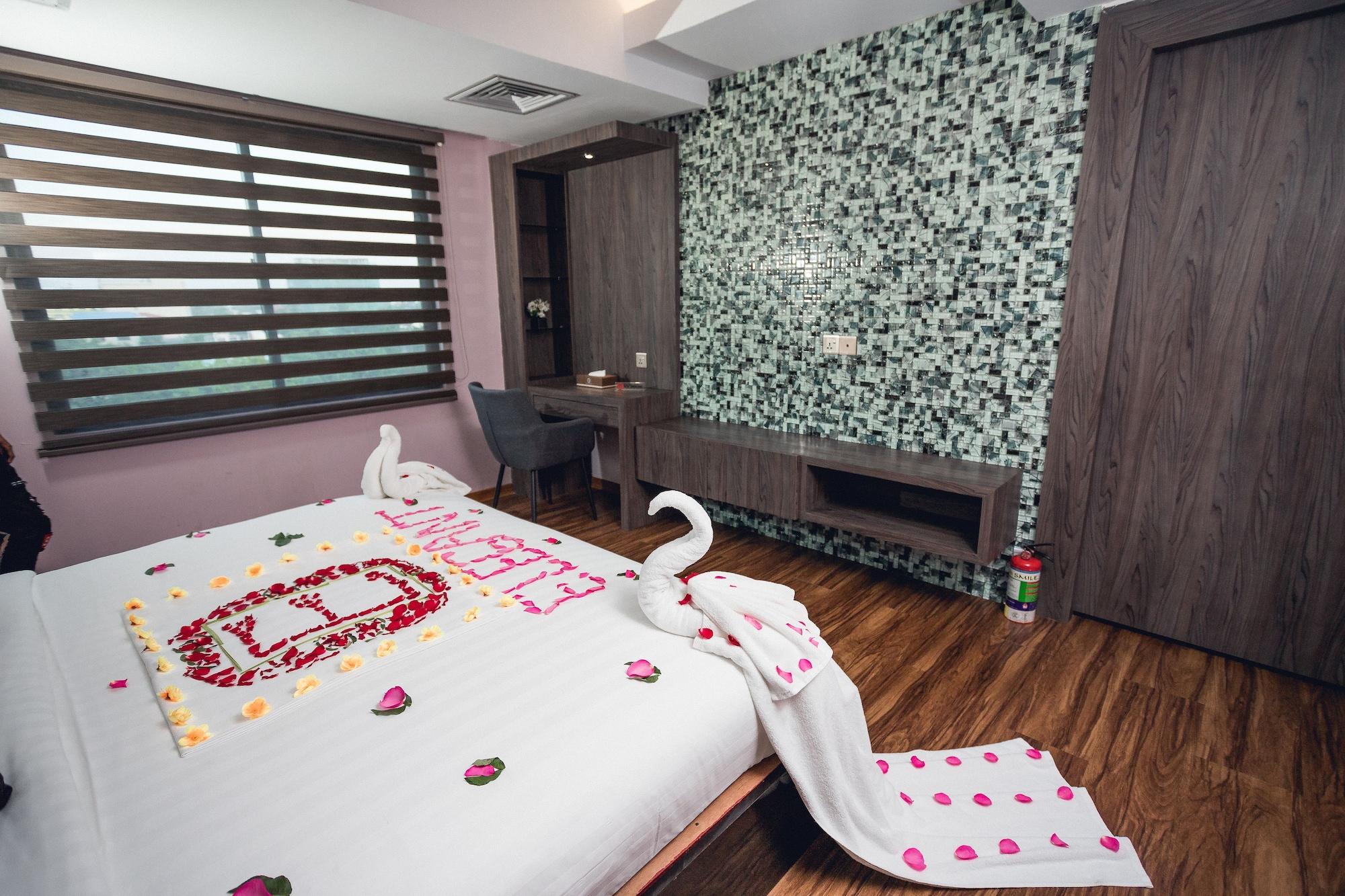 Elegant Hotel Pyi Thar Yar Rangoon Buitenkant foto
