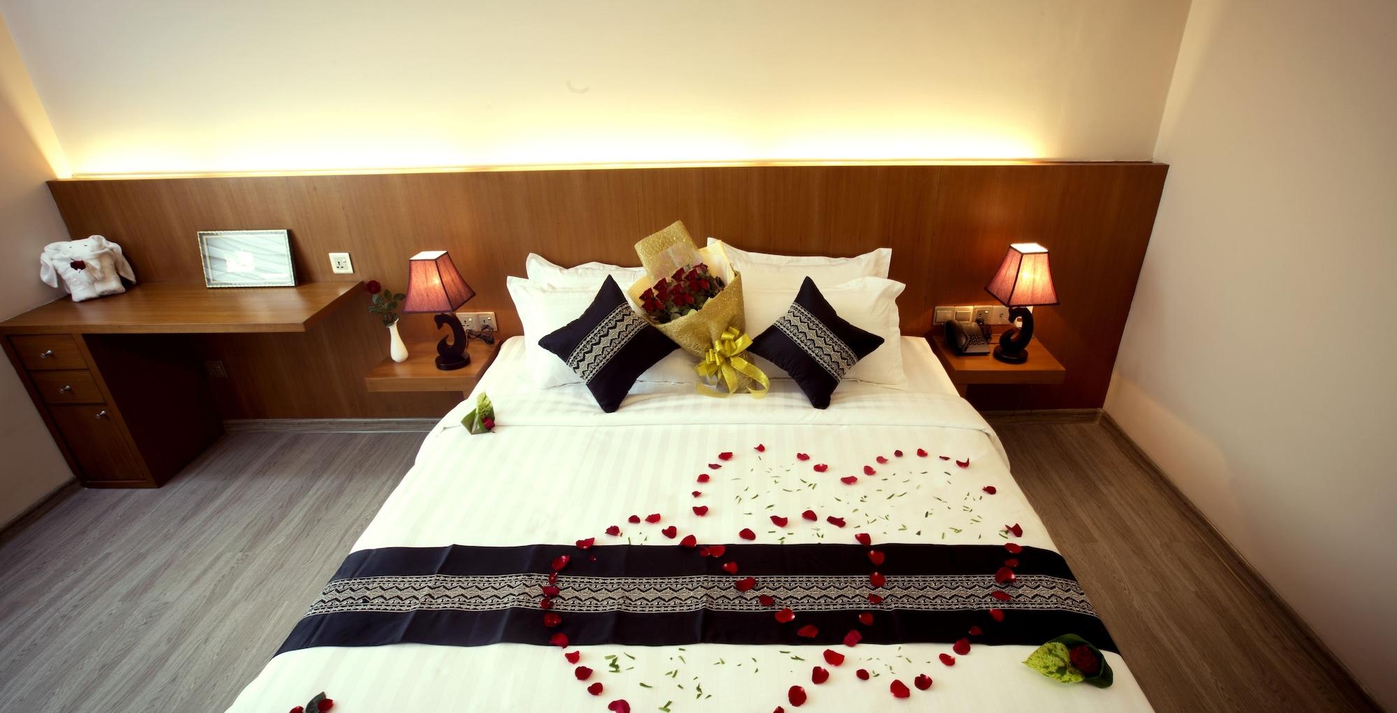 Elegant Hotel Pyi Thar Yar Rangoon Buitenkant foto
