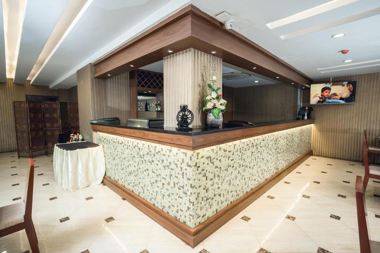 Elegant Hotel Pyi Thar Yar Rangoon Buitenkant foto